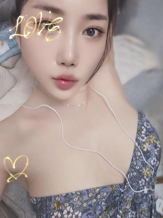 オールヌード ルシアさん