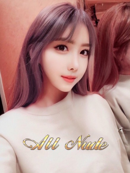 オールヌード&nbsp;ジアさん