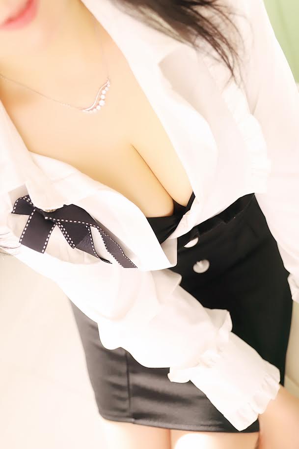 オールヌード&nbsp;モモさん